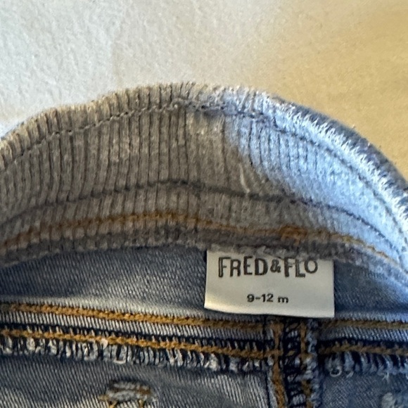 Fred & Flow - White Tee with Nautical Accent and matching denim pants - Picture 3 of 4